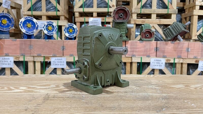 Ứng dụng của hộp giảm tốc trục vít bánh vít 1 cấp trong công nghiệp