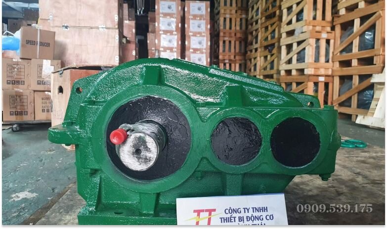 Hộp giảm tốc ZQ với hệ thống bánh răng trụ răng thẳng và nghiêng