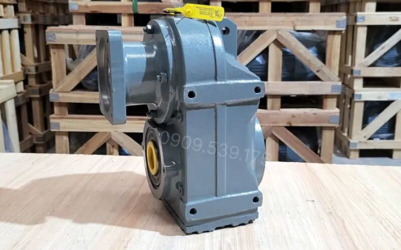 Hộp giảm tốc tải nặng trục song song F 4.0kW 5.5Hp 2 cấp