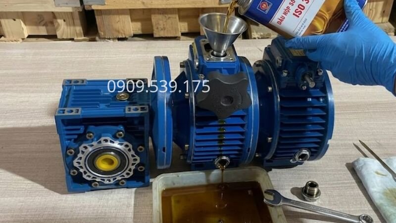 Bảo dưỡng hộp giảm tốc 3 pha sau thời gian dài lắp đặt