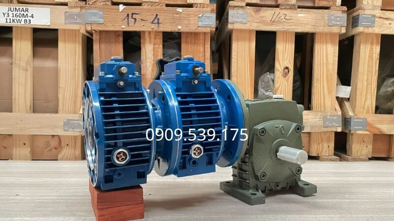Cách lắp hộp giảm tốc vào băng tải giúp tối ưu không gian nhà xưởng